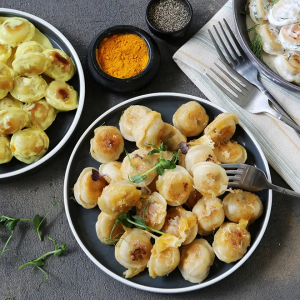 Как вкусно пожарить пельмени: два способа – по-советски и современный рецепт